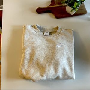 Nike crewneck womens small never worn